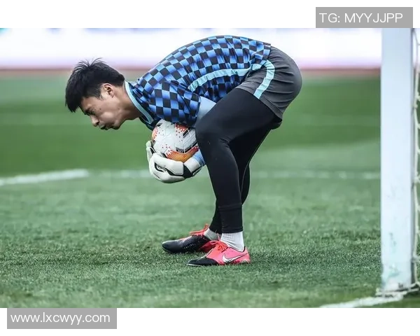 中超2020赛季大连人与天津泰达激战正酣精彩瞬间回顾