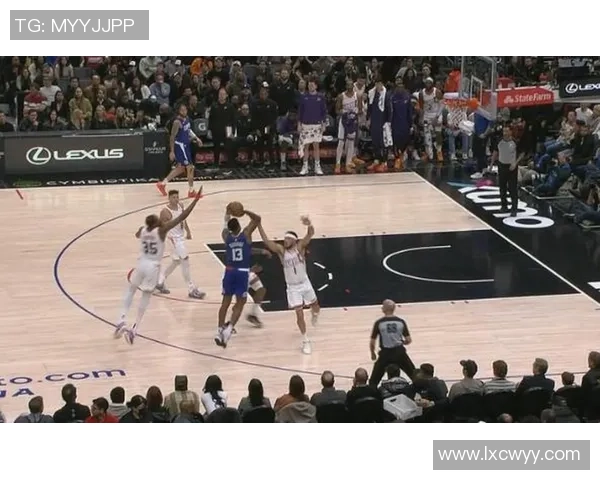 湖人快船对决回顾2月1日第一节精彩瞬间全记录 湖人快船对决回顾2月1日第一节精彩瞬间全记录